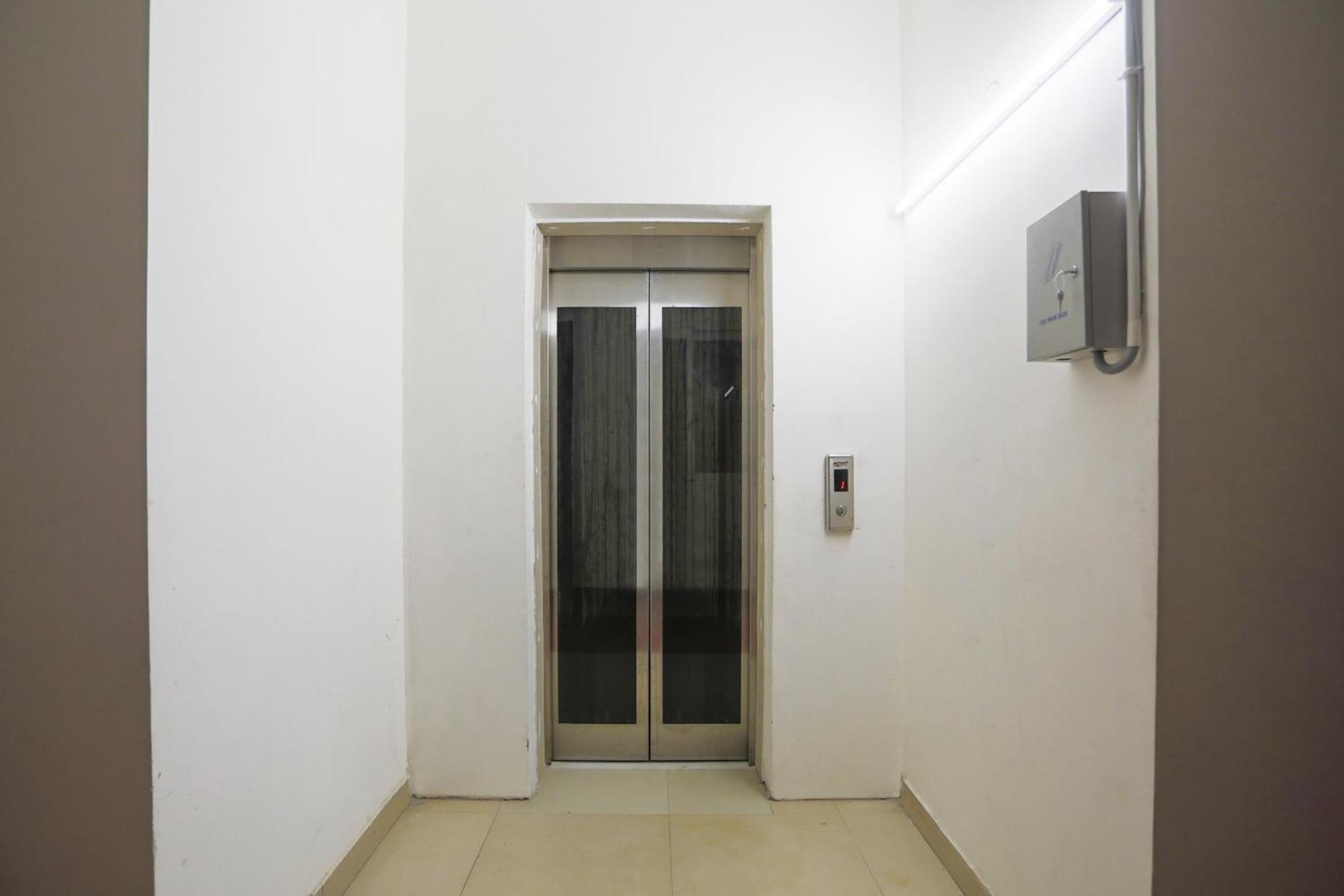 Hotel O Jsb Hotel Faridabad Buitenkant foto